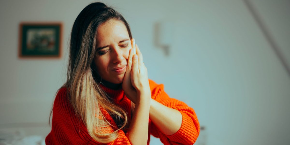 Your Tooth Is Killing You at 2 AM: Here’s What to Do Right Now